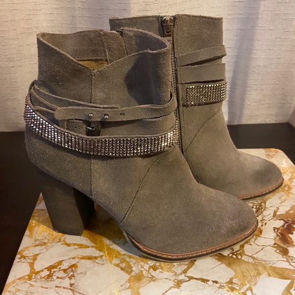 Nine West Grey Bootie size: 8 - Picture 3 of 7